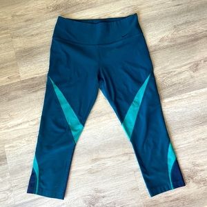 Nike Dri Fit 3/4 Leggings